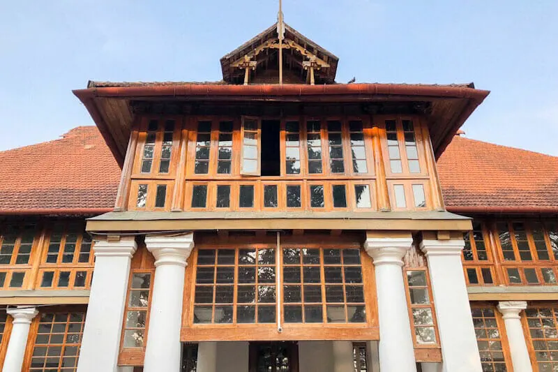 The front entrance at Bolgatty Palace in Kochi