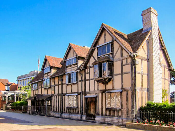Timber-framed Tudor house in Stratford-upon-Avon, one of the most popular day trips from London by train